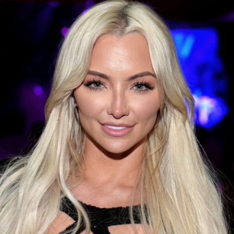 Lindsey Pelas