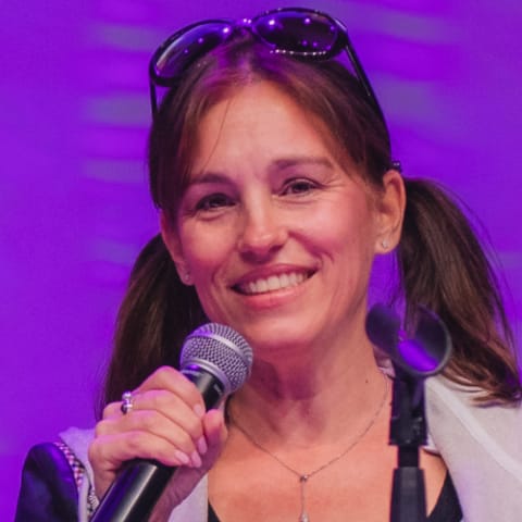 Amy Jo Johnson