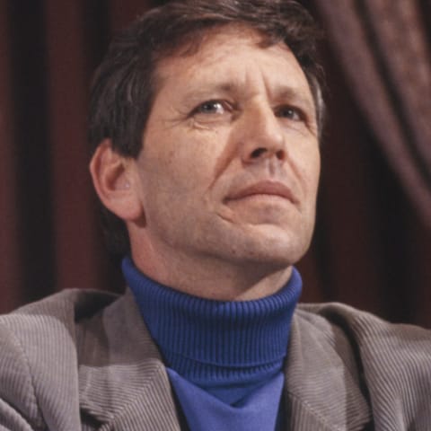 Amos Oz