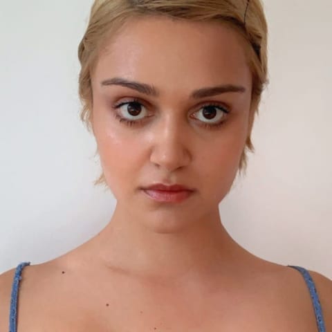 Ariela Barer