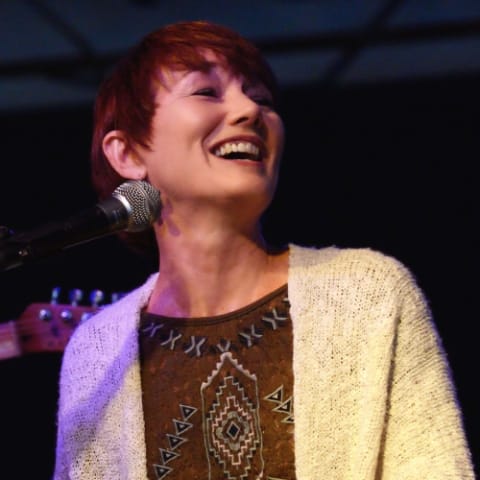 Lari White